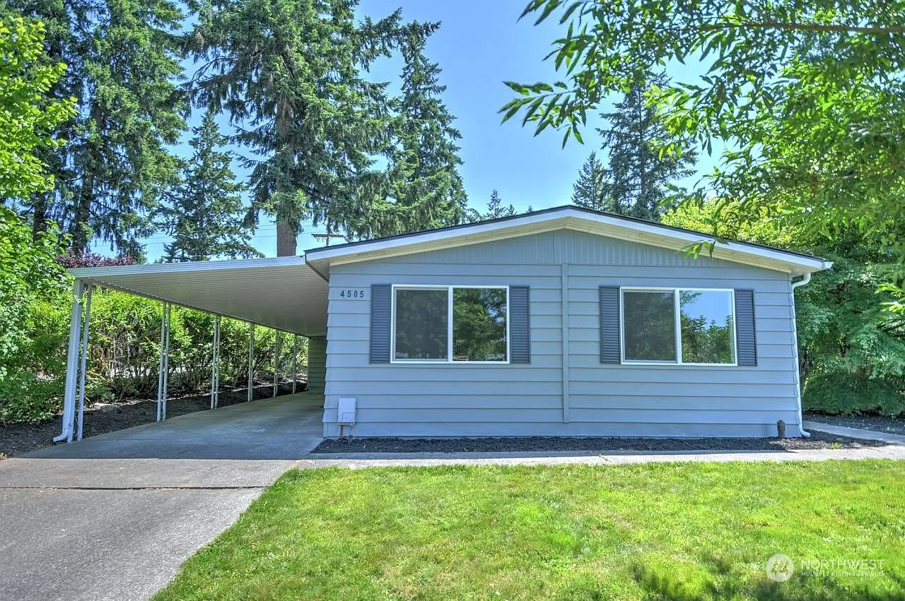 4505 36th Court SE photo 1