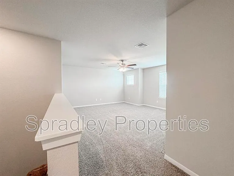 2716 Fox River Dr — Photo 22