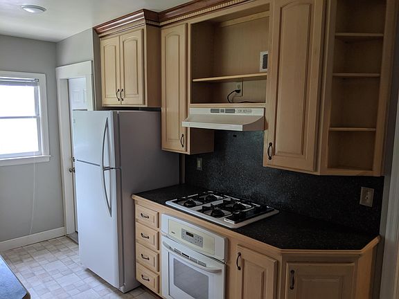 Kitchen north wall