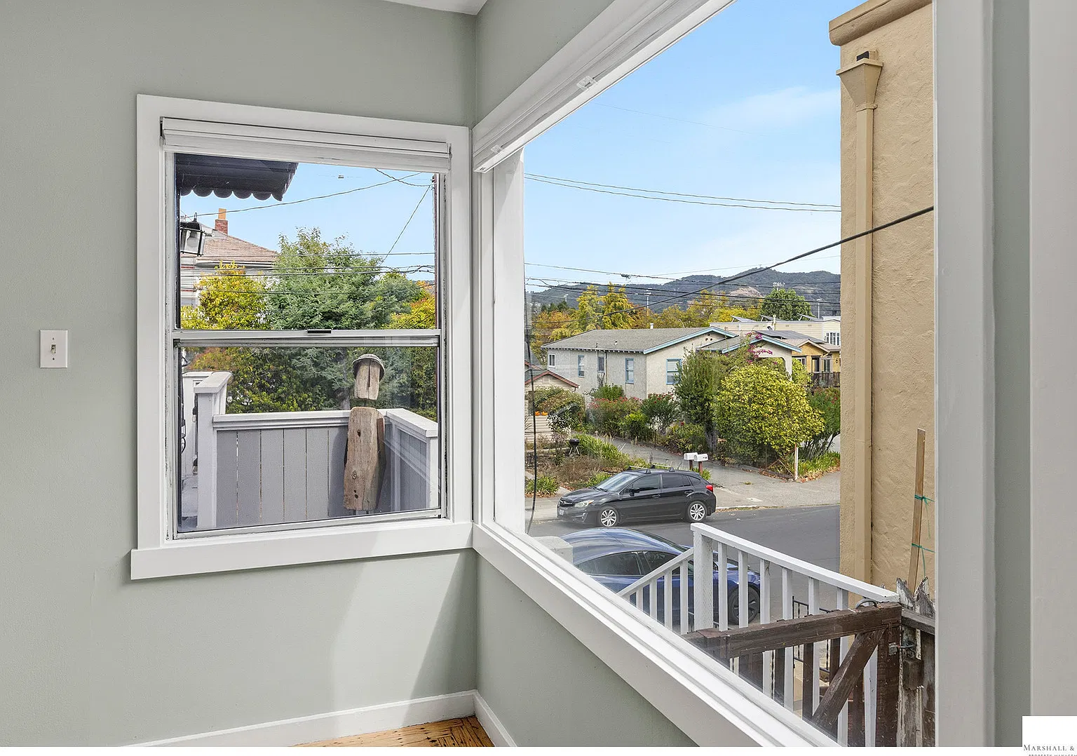 New Listing! Charming 1br/1ba Duplex, Hdwd Flrs, Designer Finishes,W/D Inside, Garage! — Photo 4