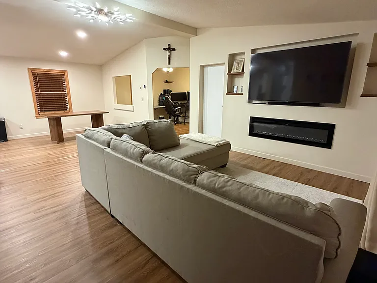 1268 Haystack Rd — Photo 3