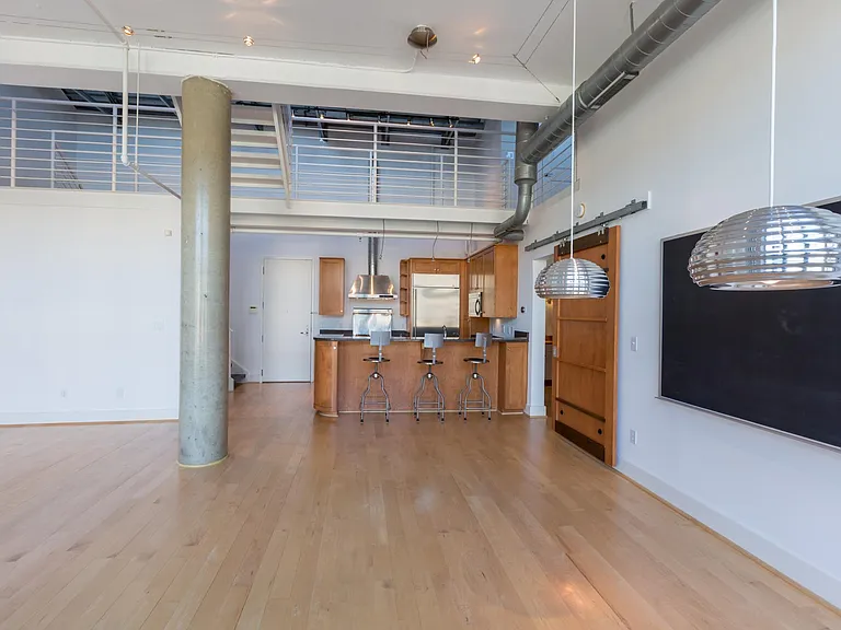 2328 Champlain St NW — Photo 8