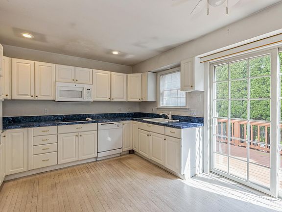 4th image of 1335 Calebs Way APT F21