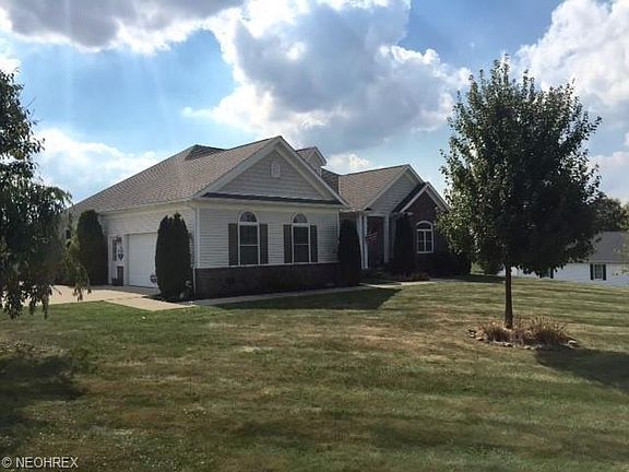 2nd image of 15811 Danbury Dr