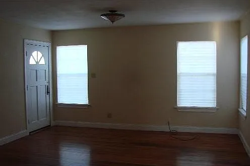 621 Everhart Rd — Photo 2
