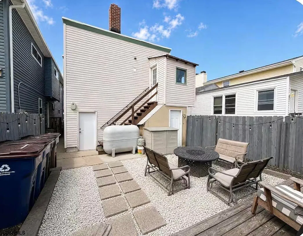 3 bed, 1.0 bath, $2,595 — Photo 4