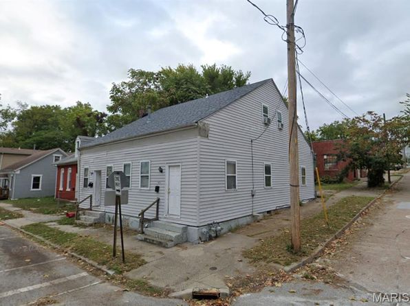 402 N 1st St