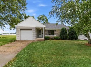 676 E Oak St, Juneau, WI 53039