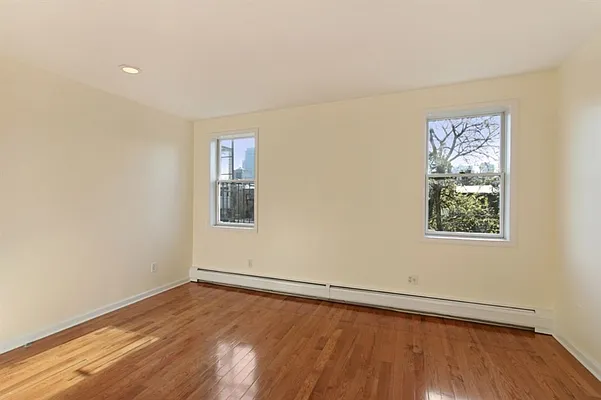 Rented by Compass | media 18