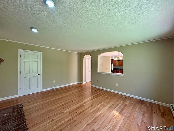 4th image of 270 North Bride Brook Road