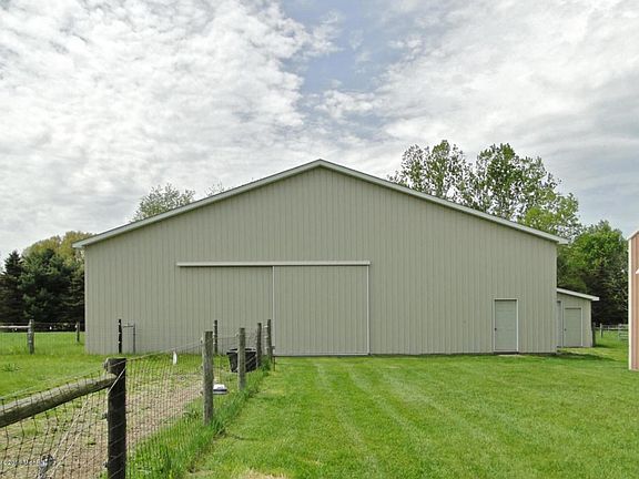 03 7950 W AB Avenue Dressage Arena 01