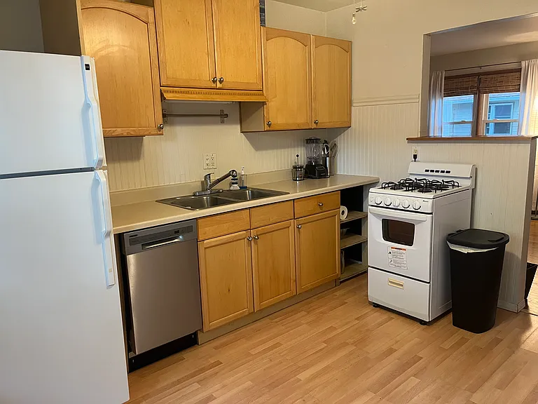 3849-51 Clover Ln #3849 — Photo 3