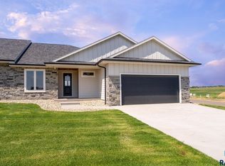 521 N Wildcat Dr, Sioux Falls, SD 57110