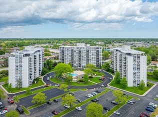 8809 W Golf Rd APT 10C, Niles, IL 60714