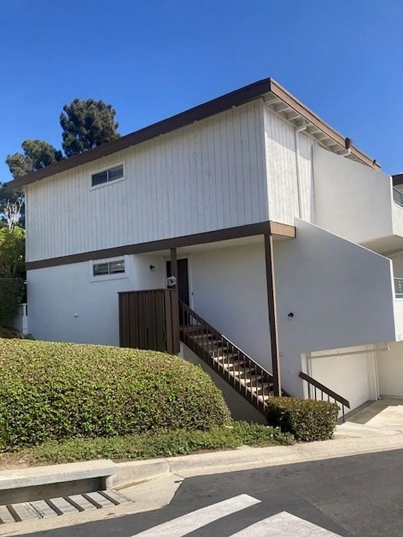Ocean Hills 3-bedroom 2.5-bath home — Photo 1