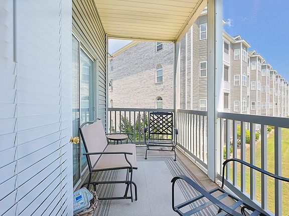 4th image of 131 Waypoint Ridge Ave. #Q10