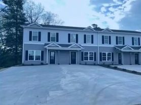 !! Get $500 Off !! 3br 2.5ba Home W/ Updated Kitchen Stainless Appliances Assigned Parking In Sal...