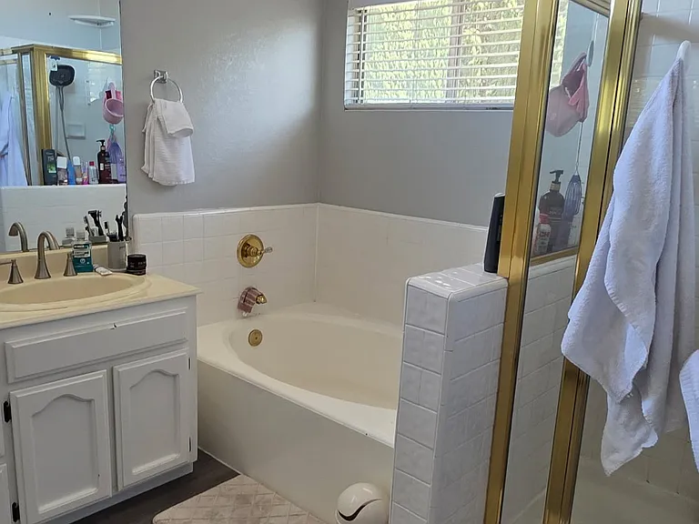 430 Guinevere Ct — Photo 27