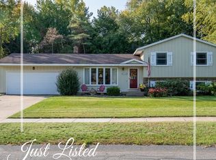 3132 Paris Park Dr SE, Kentwood, MI 49512