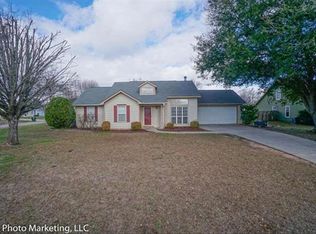 1233 Sardis Ln, Warner Robins, GA