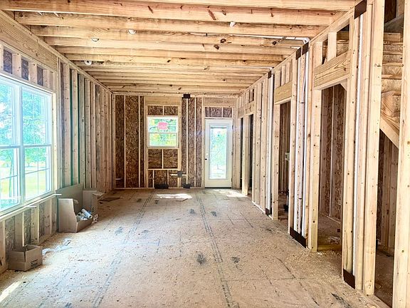 5th image of 2119 Butler Rd
