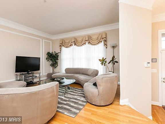 2nd image of 1171 Regal Oak Dr