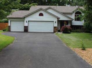 2431 Cypress St N, Maplewood, MN 55109