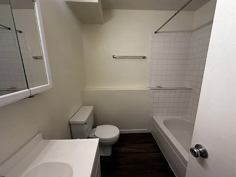 865 Hathaway Dr #D — Photo 15
