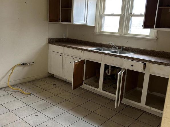 milwaukee-wisconsin-2069931077 picture