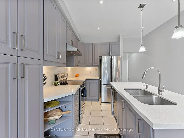42 Ballymore Dr — Photo 15