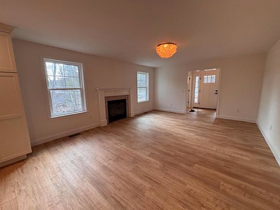 5th image of 26 Edgewater Drive