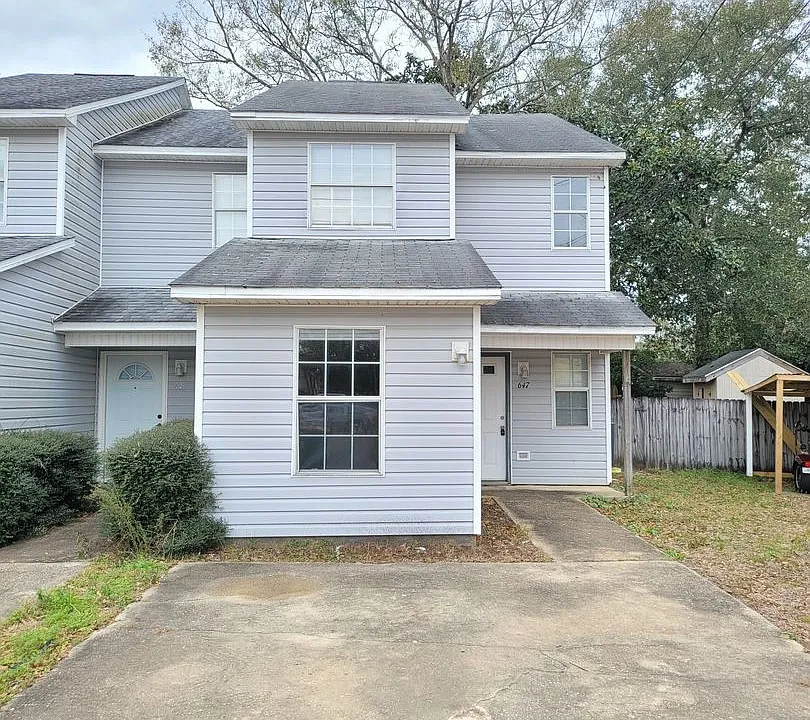 647 Virginia Oak Ct