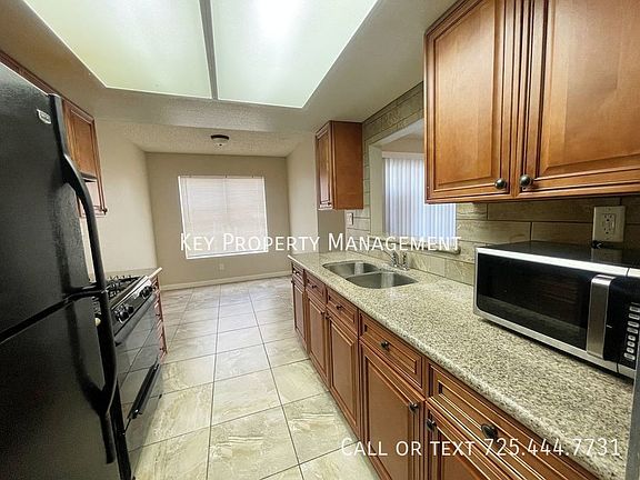 5th image of 4561 Carriage Park Dr #A