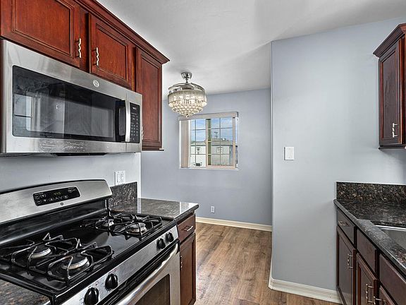 3rd image of 4524 Wilson Ave Unit 201