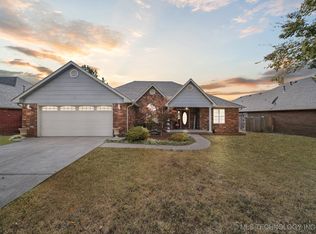 2010 Aspen Dr, Tahlequah, OK 74464