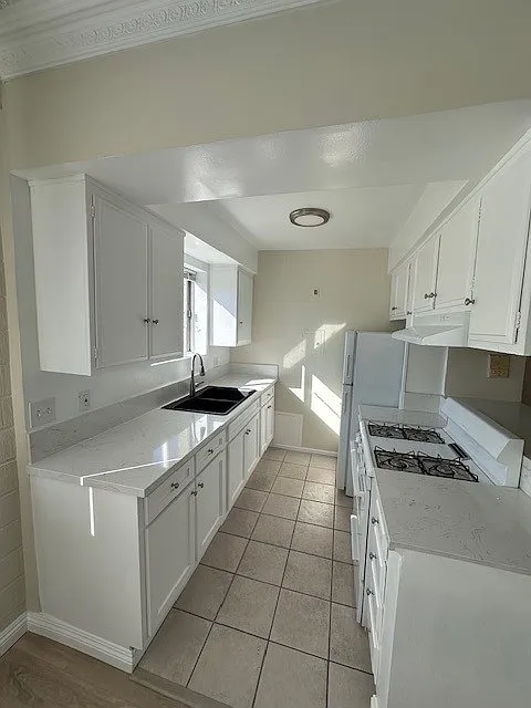 Studio, 500 sqft, $1,750 — Photo 4