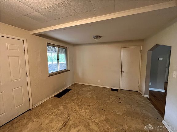 4th image of 1265 McKeone Ave