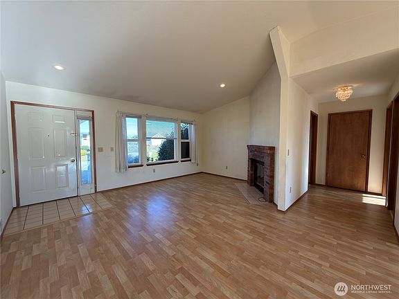 3rd image of 761 Spencer Farm Place