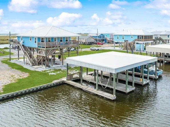 682 Martin Ln, Port Sulphur, LA 70083