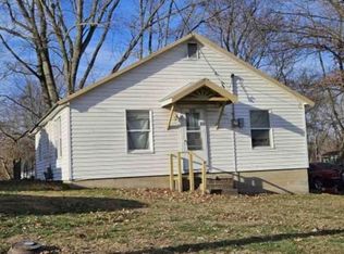 513 N Mill St, Greenup, IL 62428