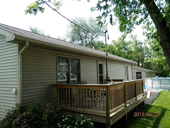 3rd image of 213 E Curtis St