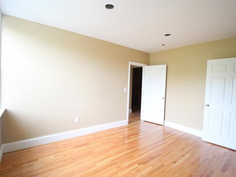 2nd image of 150 Mountfort St