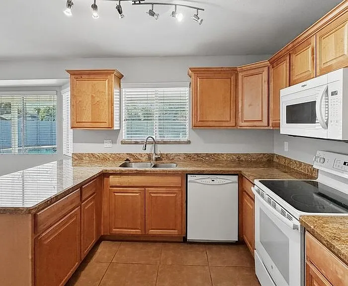 4910 W Gail Dr — Photo 18