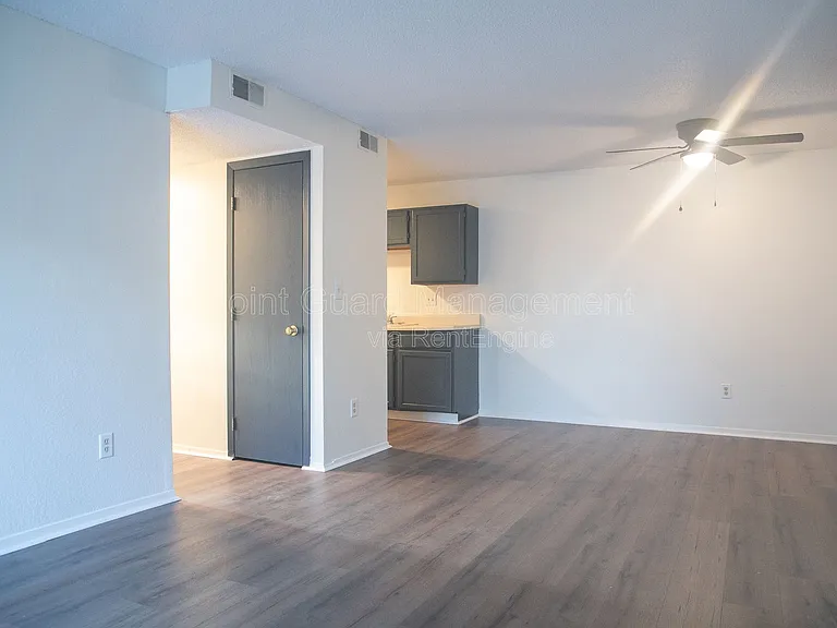 The Vincent Apartments — Photo 24
