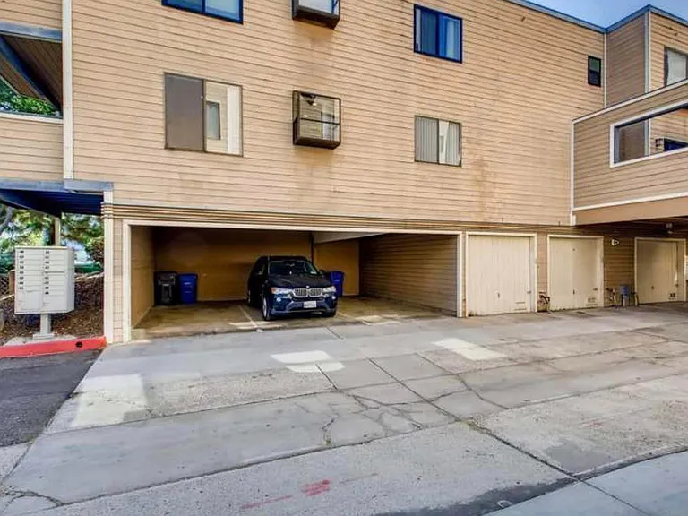 9250 Towne Centre Dr #1 — Photo 16