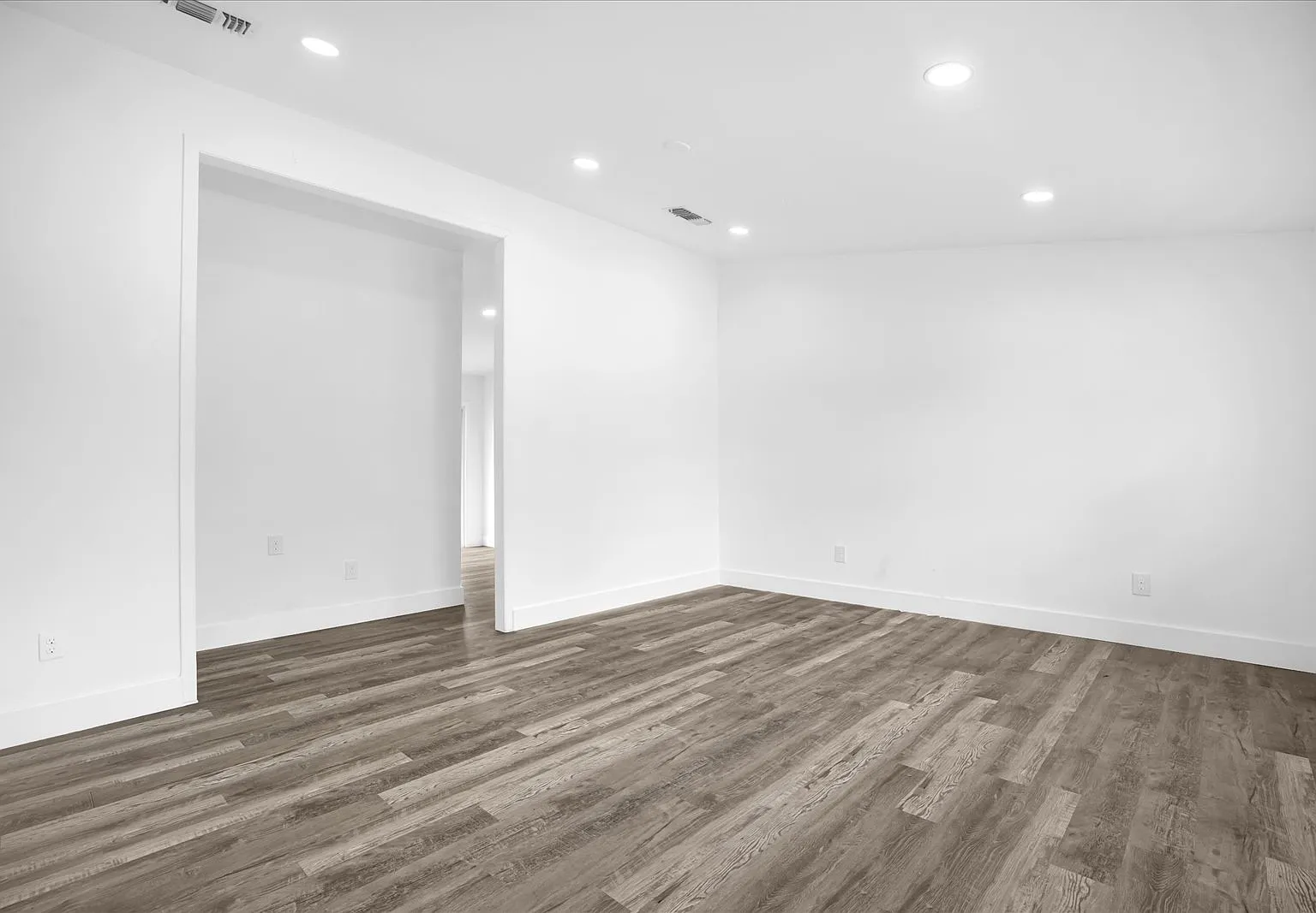 3 bed, 1400 sqft, $2,000 — Photo 1