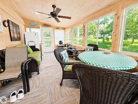 5th image of 3032 Linford Ln