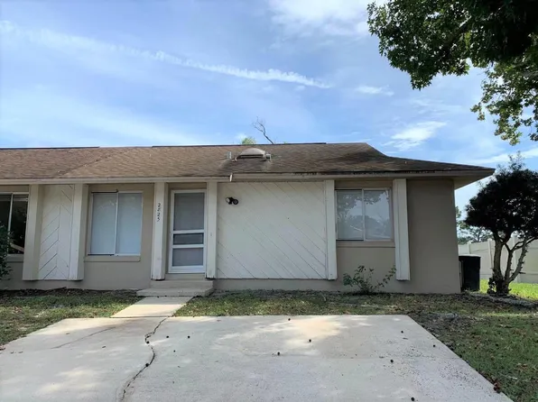 2825 Coral Reef Dr, Orlando, FL 32826