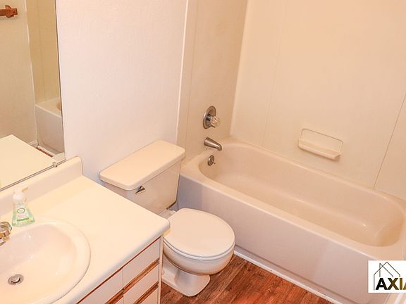 5th image of 1921 Canyon Blvd APT 104