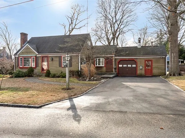 6 Ledge Rd, Barrington, RI 02806